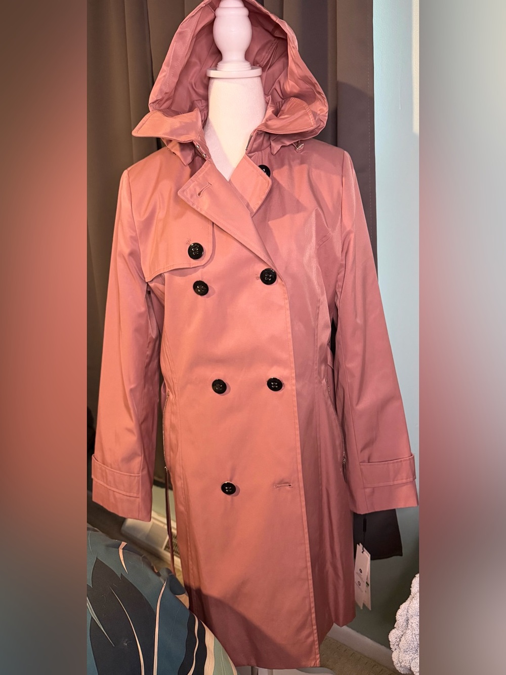 NWT Calvin Klein double-breasted rain trench with a detachable hood, large